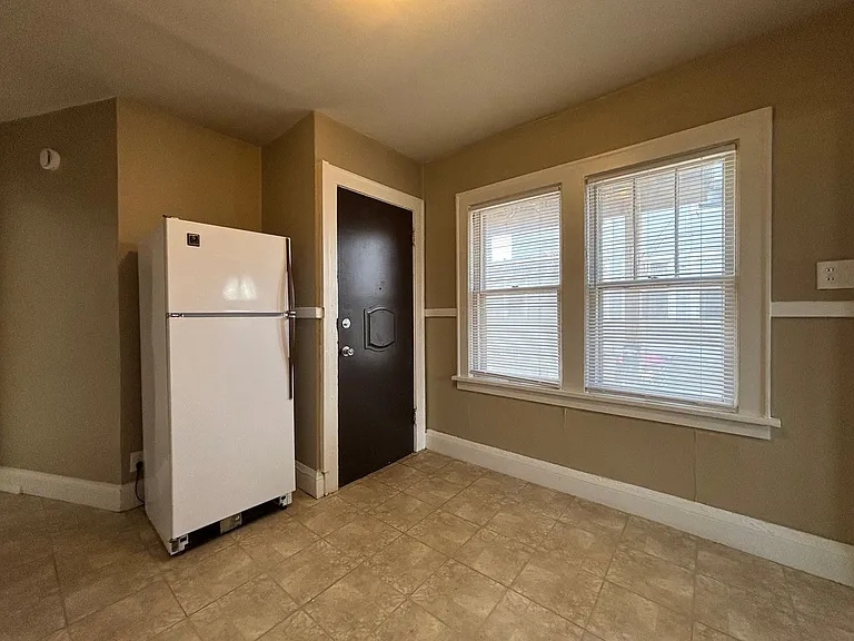 518 Smith Ave South — Photo 3