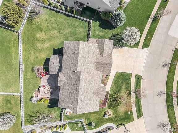 4th image of 2049 Saint Madeleine Dr