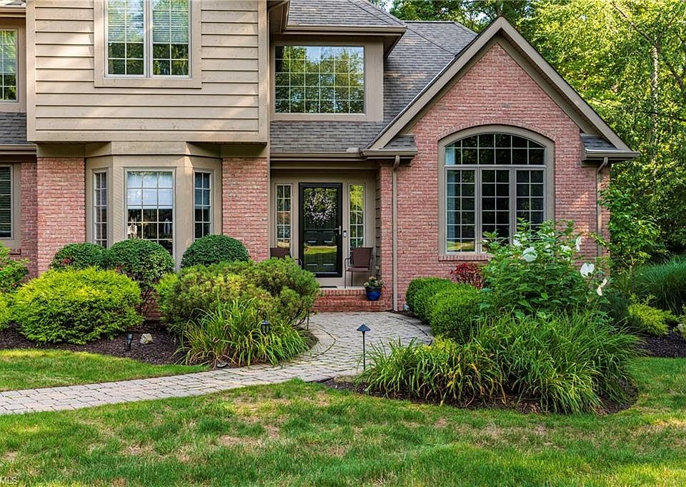 8646 Cardinal Dr, Kirtland, OH 44094 | Zillow