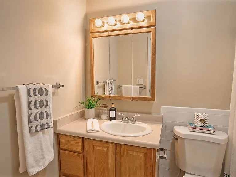 Irving Heights Apartments — Photo 53