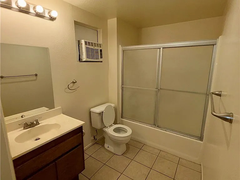 9234 Palm St — Photo 2
