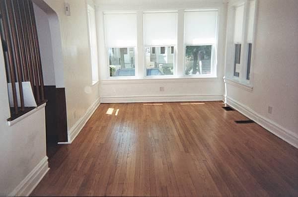 2nd image of 1628 W Berwyn Ave
