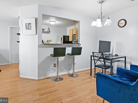 3rd image of 8809 Stone Ridge Cir APT 201