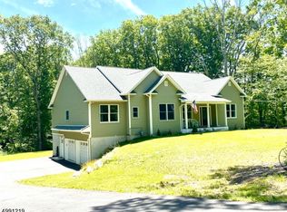 12 Rock Hollow Rd, Dover, NJ 07801