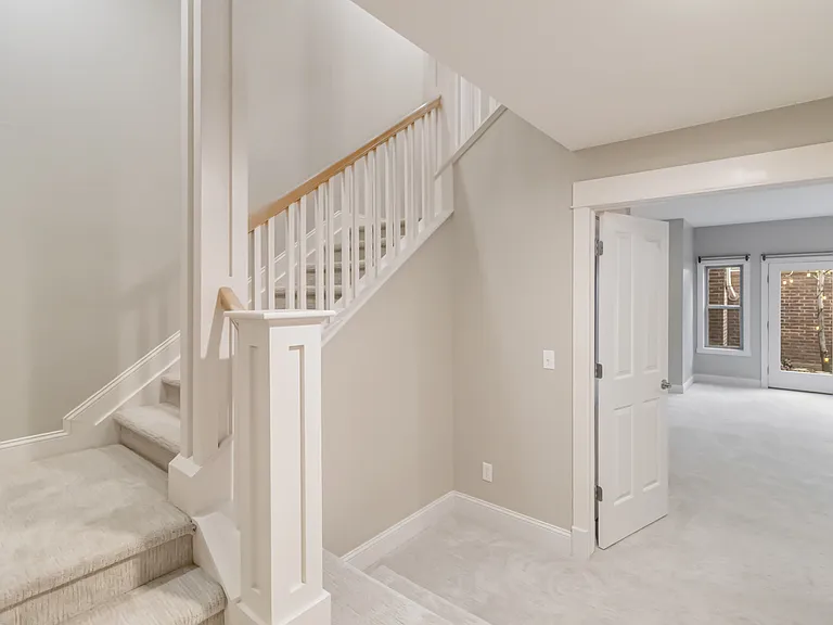 5557 Hill St #C — Photo 42