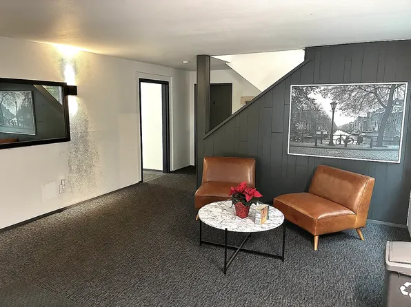 5220 California Ave SW APT 3, Seattle, WA 98136