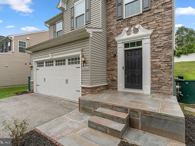 4986 Windpower Way — Photo 2