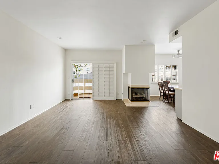 1800 Butler Ave #105 — Photo 5
