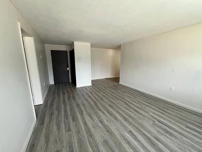 905 Neal Ave — Photo 3