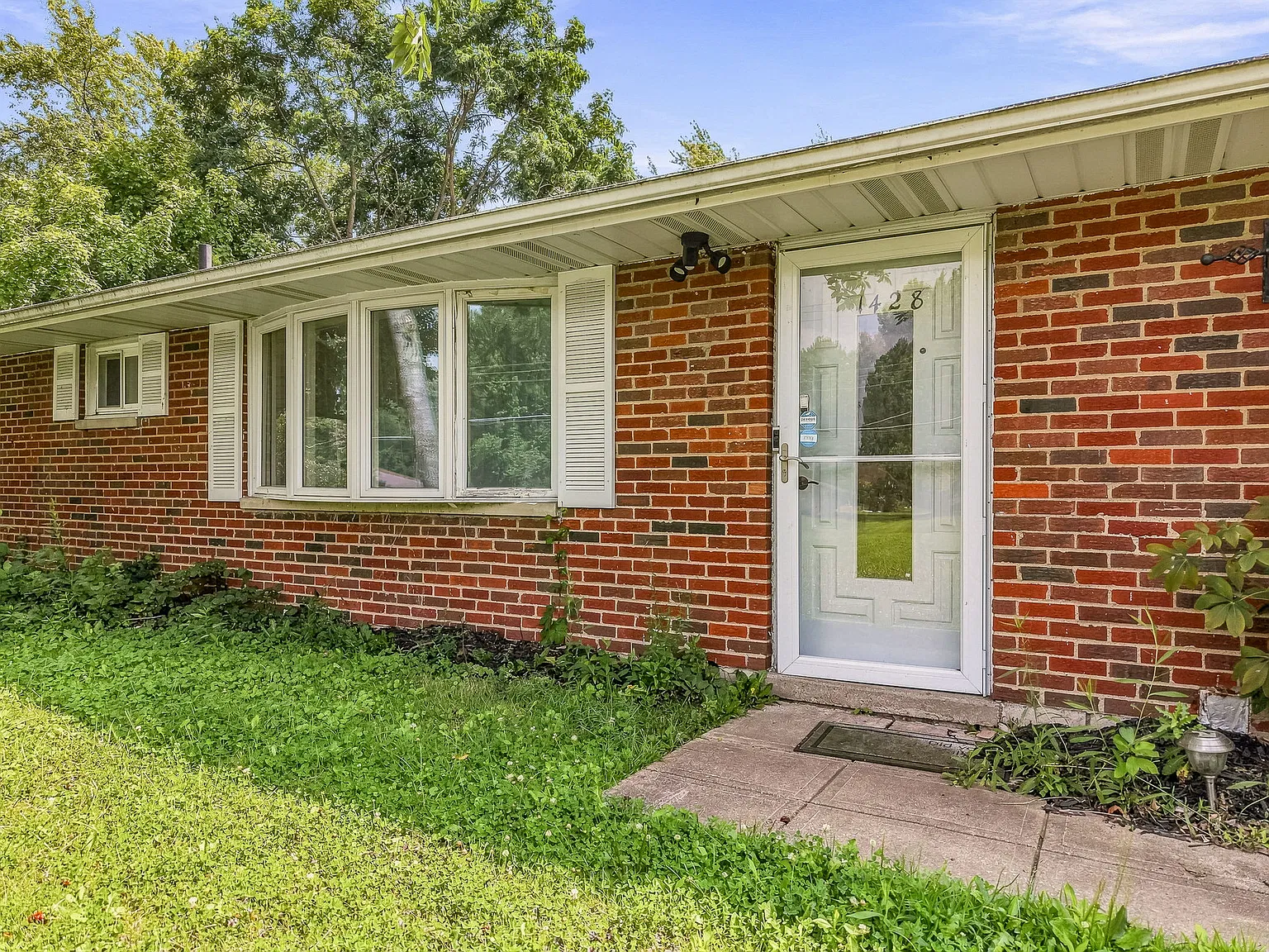 3 bed, 1.5 bath, 1580 sqft, $2,500 — Photo 3