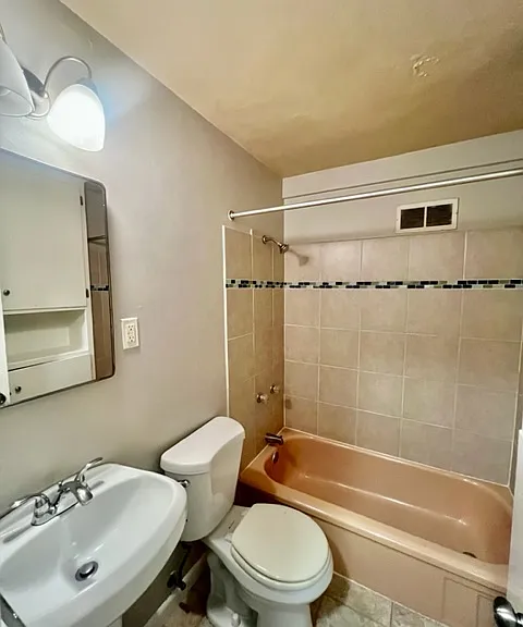 Corona Manor Apartments — Photo 11