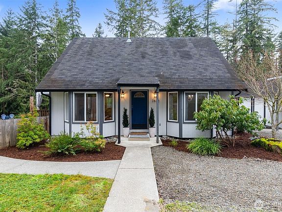 5th image of 2832 Fishtrap Loop NE