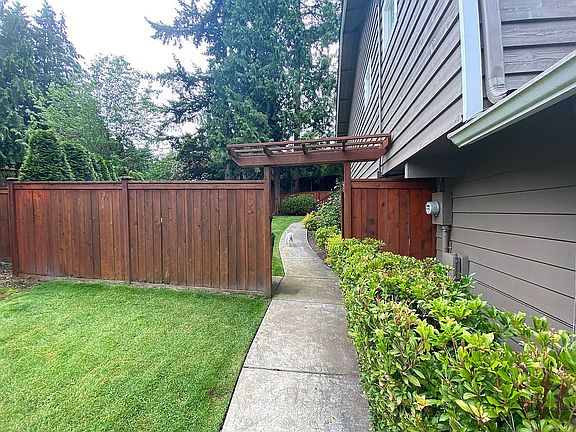 4th image of 6621 141st Pl NE