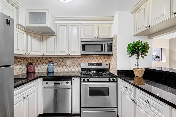 Sold by Brown Harris Stevens | media 4