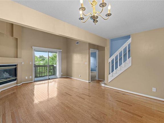 5th image of 4940 Willow Pointe Ln
