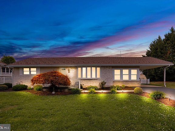 5th image of 513 Floret Ave