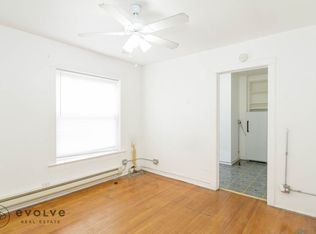 3257 W Wrightwood Ave #1R, Chicago, IL 60647