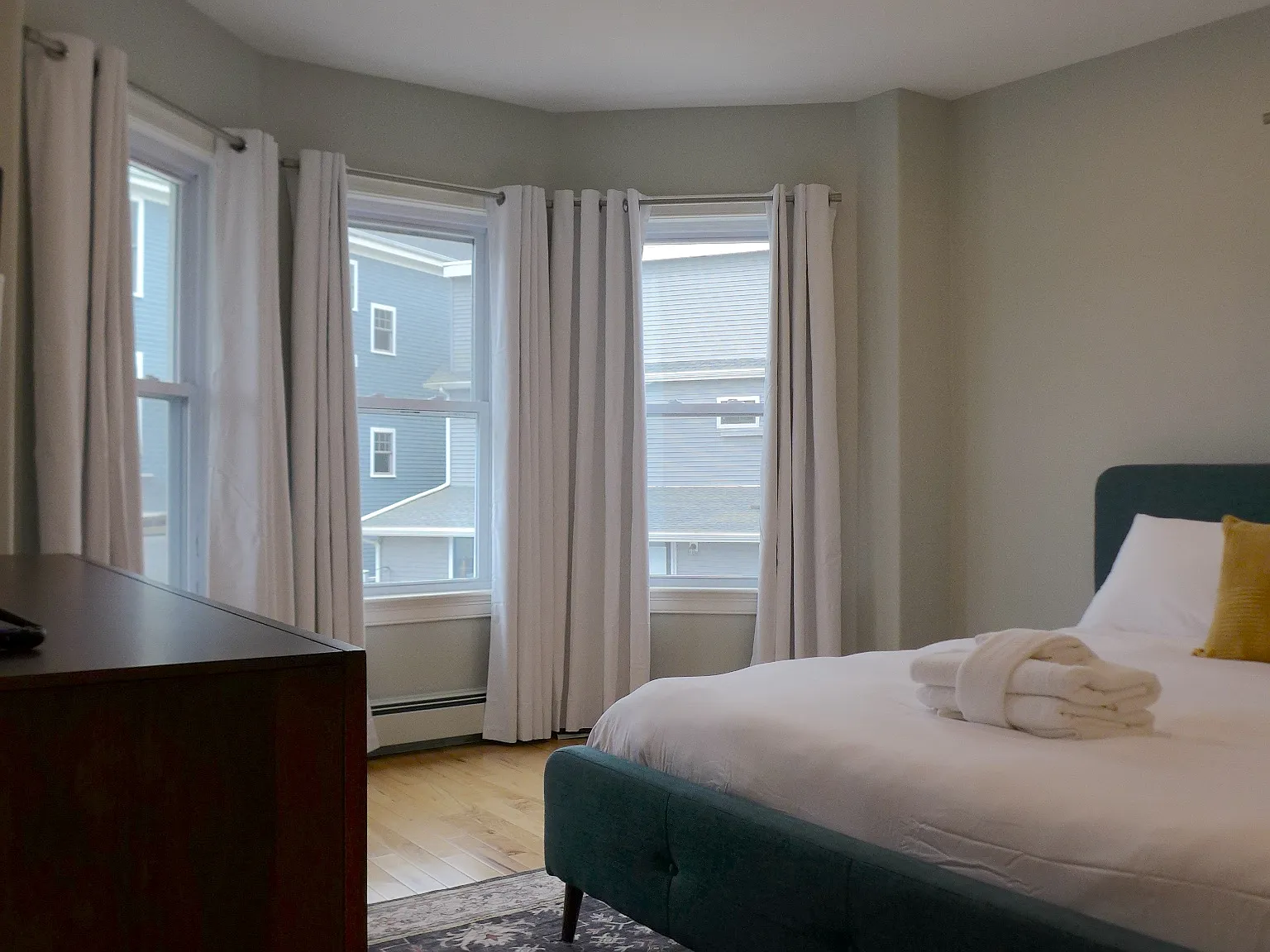 White Pl, Brookline — Photo 2