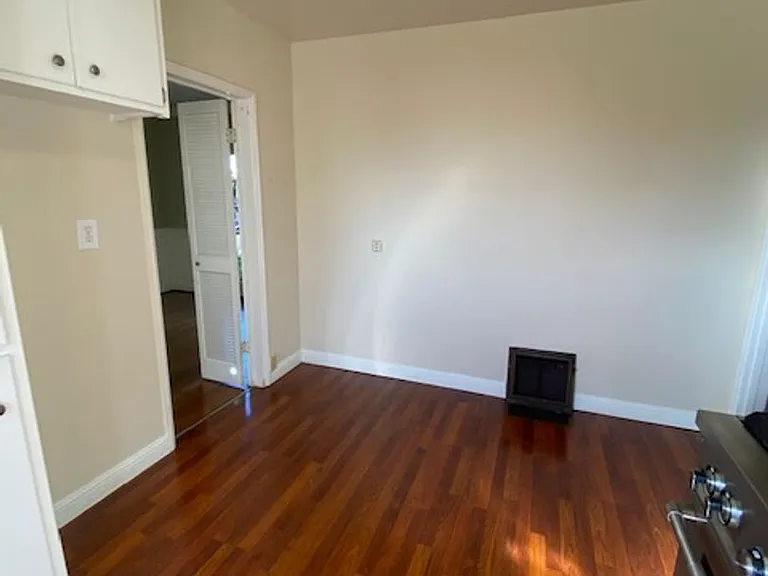 32 Alameda Ave — Photo 10