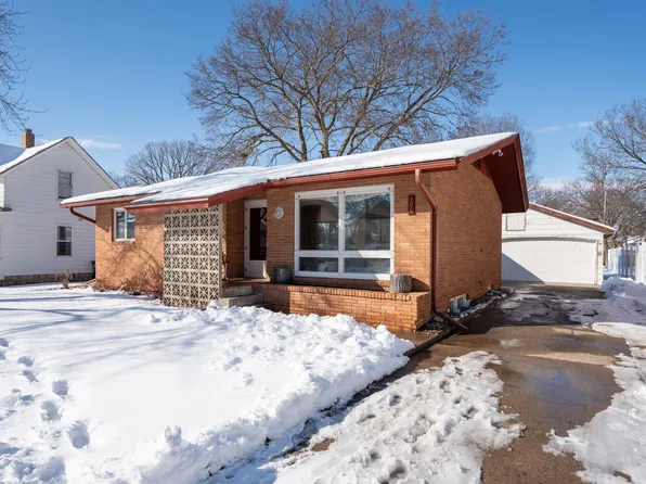 706 4th St W, Hastings, MN 55033