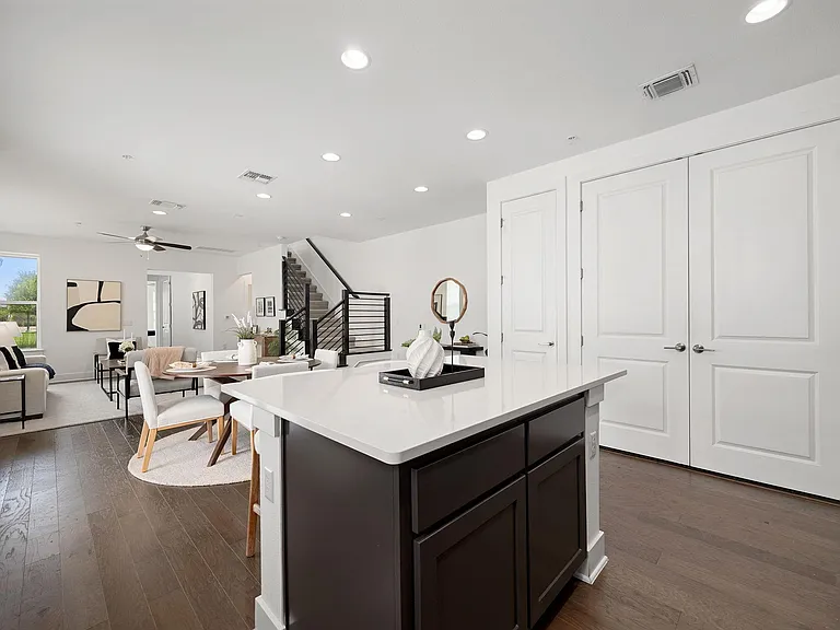 2409 Simond Ave #E — Photo 9