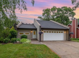 515 Koehler Rd, Vadnais Heights, MN 55127