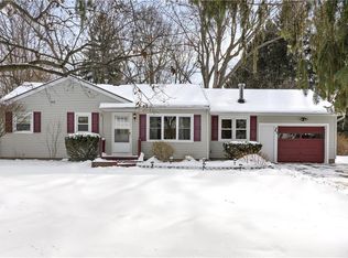 87 Creek Hill Ln, Rochester, NY 14625