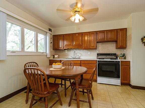 5th image of 1460 Forest Ave