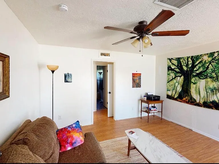 220 Princeton Dr SE #B — Photo 4
