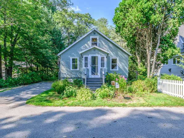35 Beach Bluff Terrace, Cape Elizabeth, ME 04107