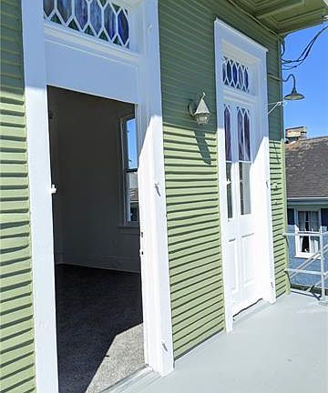 2nd image of 4154 Iberville St #1/2