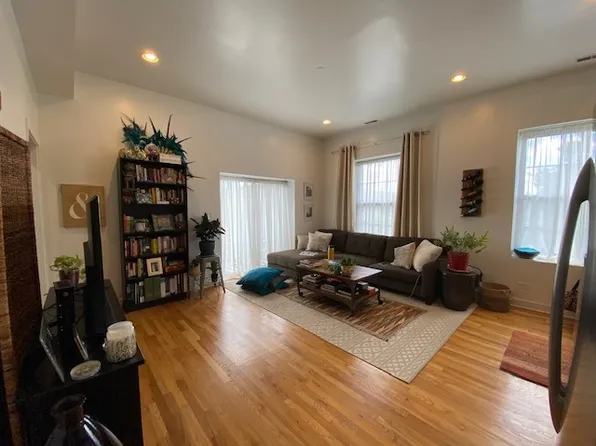 2120 W Washington Blvd, Chicago, IL