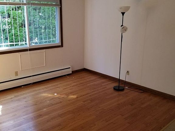 2nd image of 1652 N Humboldt Ave APT 09