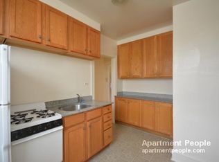 7011 N Ridge Blvd APT 3E, Chicago, IL 60645