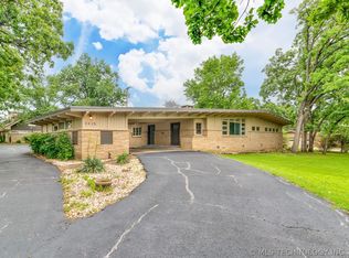 3425 Woodland Rd, Bartlesville, OK 74006