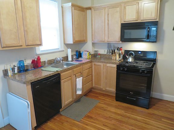 3rd image of 2813-2815 Indianola Ave