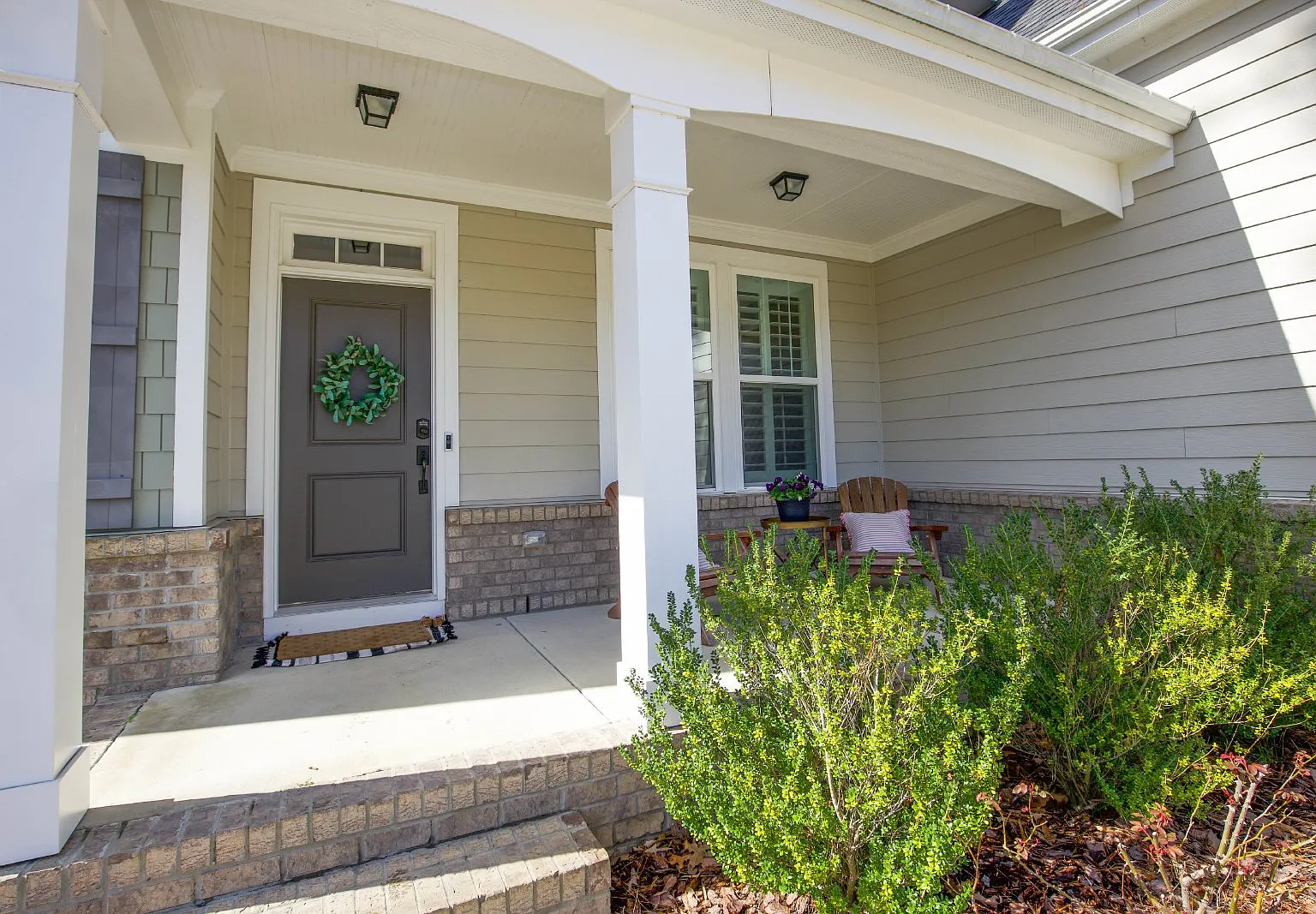 5 bed, 3.0 bath, 3325 sqft, $3,000 — Photo 4