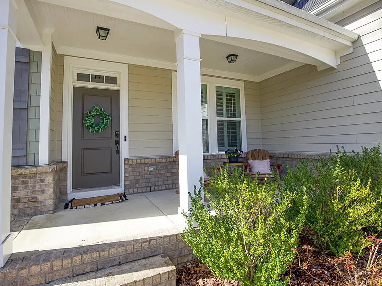 240 Parrish Ln — Photo 4