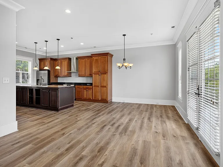 2409 Spring Creek Blvd NE — Photo 12