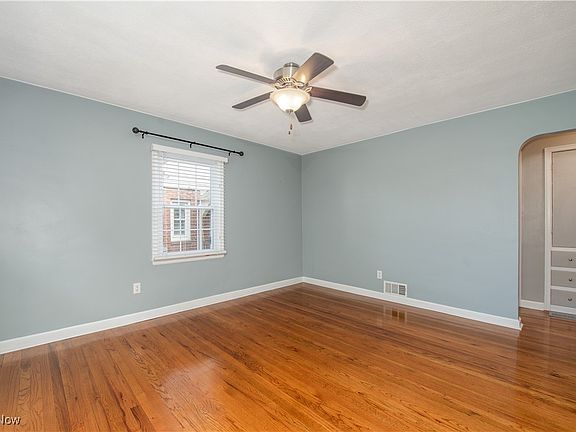 4th image of 2119 7th St