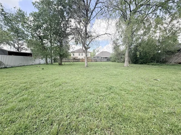 7527 Burt St, Houston, TX 77088