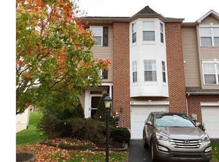 89 Hunt Club Dr, Collegeville, PA 19426