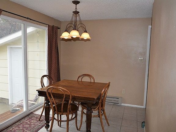 5th image of 1106 Maberly St