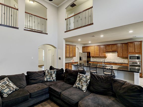 4th image of 1741 Coral Cliff Dr