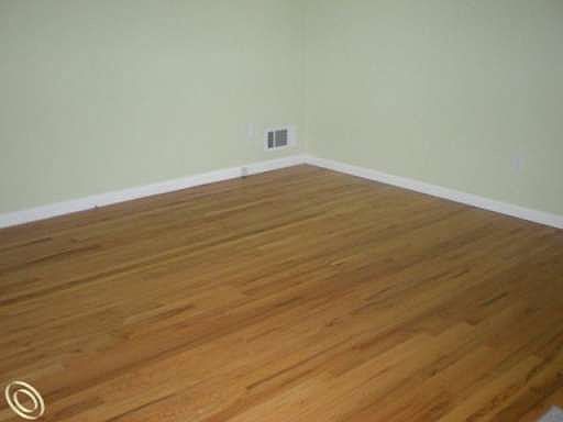 4th image of 5640 Syracuse St