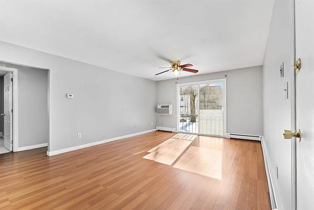 2 bed, 1.0 bath, 713 sqft, $2,200 — Photo 3