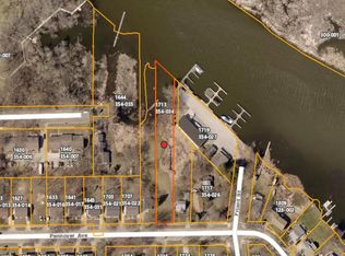 1713 Pennoyer Ave, Grand Haven, MI 49417