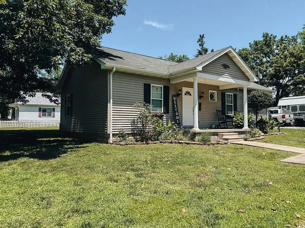 2400 Upchurch St, Eldorado, IL 62930