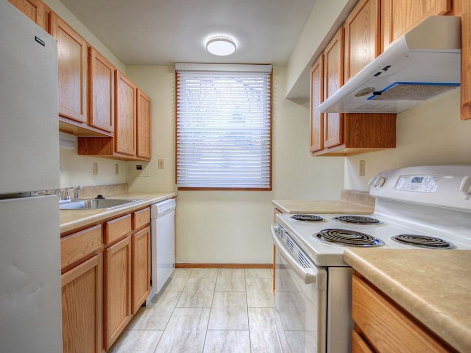 1st image of 508 S Mattis Ave #4f232b523