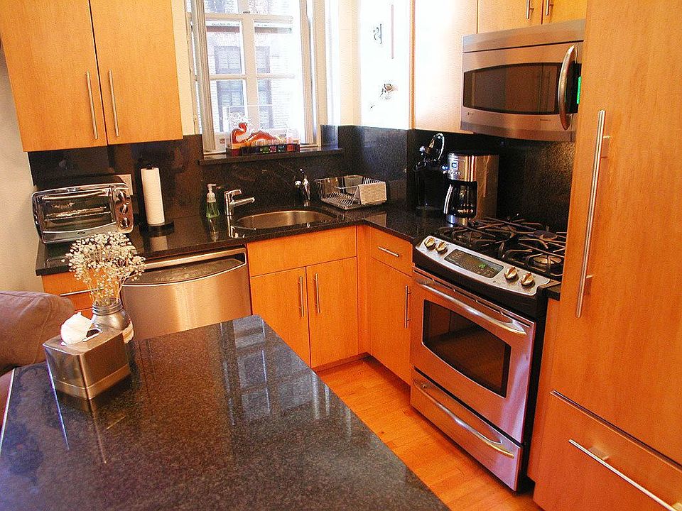 2nd image of 2109 Broadway APT 410